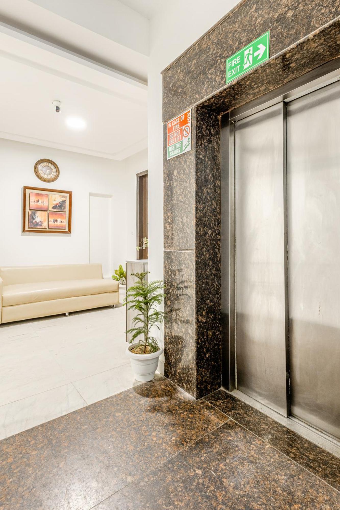 Lime Tree Service Apartment Golf Course Road, Gurgáon Exteriér fotografie